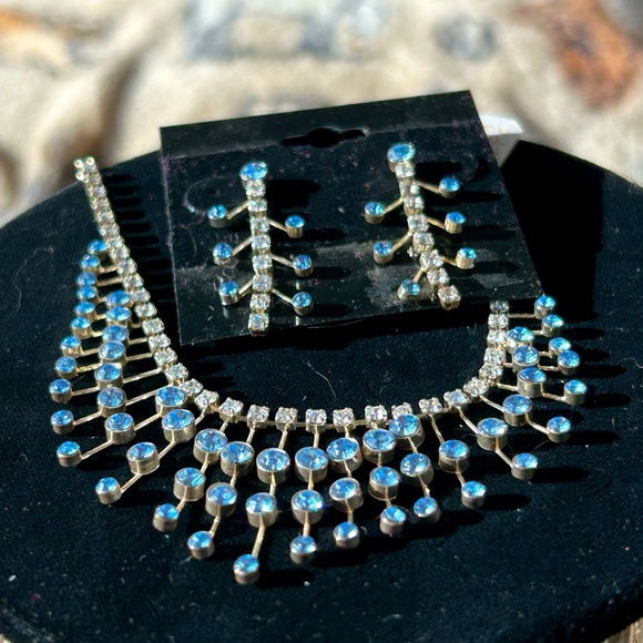 2 PIECE BLUE RHINESTONE AND CLEAR SET SM BLUE DROPS WITH CLEAR /SILVER - Picture 3 of 16